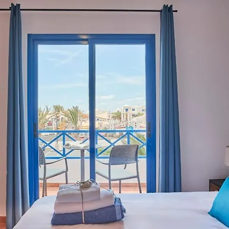 Дом отдыха Maria Del Mar 2 Minutes To Supermarkets, 10 Minutes To Marina Rubicon, Pool, High Speed Wifi Коста Бланка