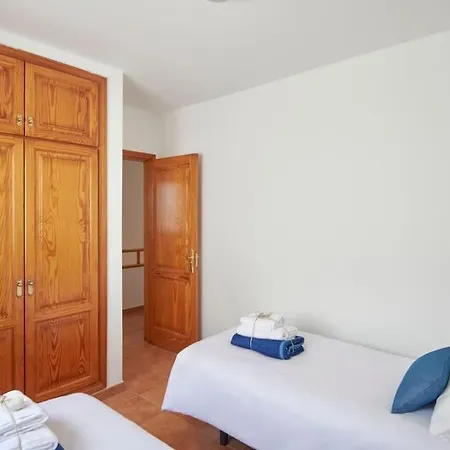 Maria Del Mar 2 Minutes To Supermarkets, 10 Minutes To Marina Rubicon, Pool, High Speed Wifi Дом отдыха Коста Бланка