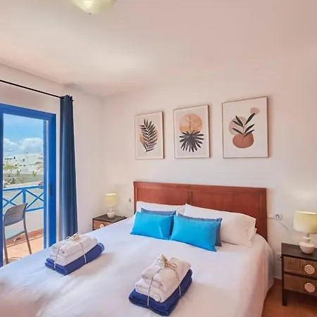 Дом отдыха Maria Del Mar 2 Minutes To Supermarkets, 10 Minutes To Marina Rubicon, Pool, High Speed Wifi Коста Бланка