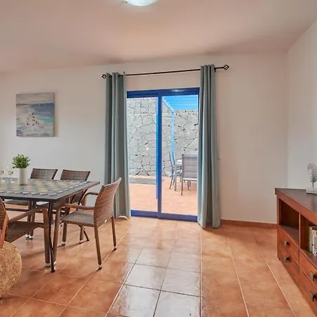 Maria Del Mar 2 Minutes To Supermarkets, 10 Minutes To Marina Rubicon, Pool, High Speed Wifi Коста Бланка