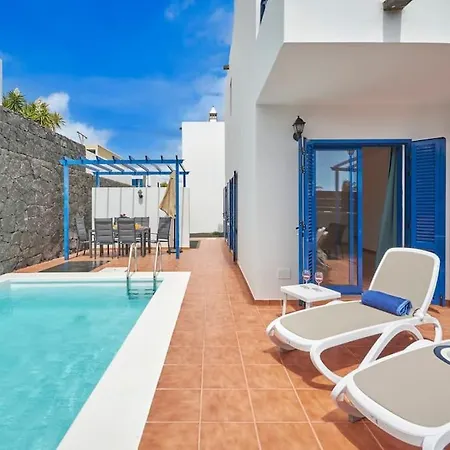 Дом отдыха Maria Del Mar 2 Minutes To Supermarkets, 10 Minutes To Marina Rubicon, Pool, High Speed Wifi Коста Бланка