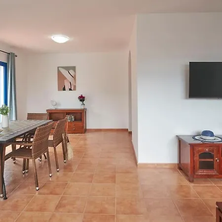 Maria Del Mar 2 Minutes To Supermarkets, 10 Minutes To Marina Rubicon, Pool, High Speed Wifi Дом отдыха