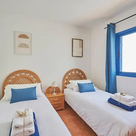 Maria Del Mar 2 Minutes To Supermarkets, 10 Minutes To Marina Rubicon, Pool, High Speed Wifi Дом отдыха Коста Бланка