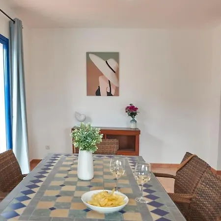 Maria Del Mar 2 Minutes To Supermarkets, 10 Minutes To Marina Rubicon, Pool, High Speed Wifi Дом отдыха
