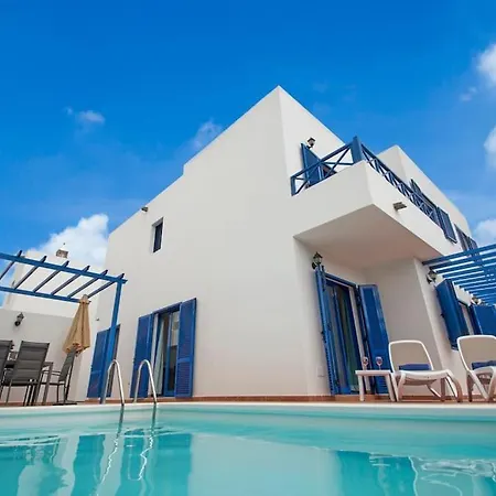 Maria Del Mar 2 Minutes To Supermarkets, 10 Minutes To Marina Rubicon, Pool, High Speed Wifi Дом отдыха Коста Бланка